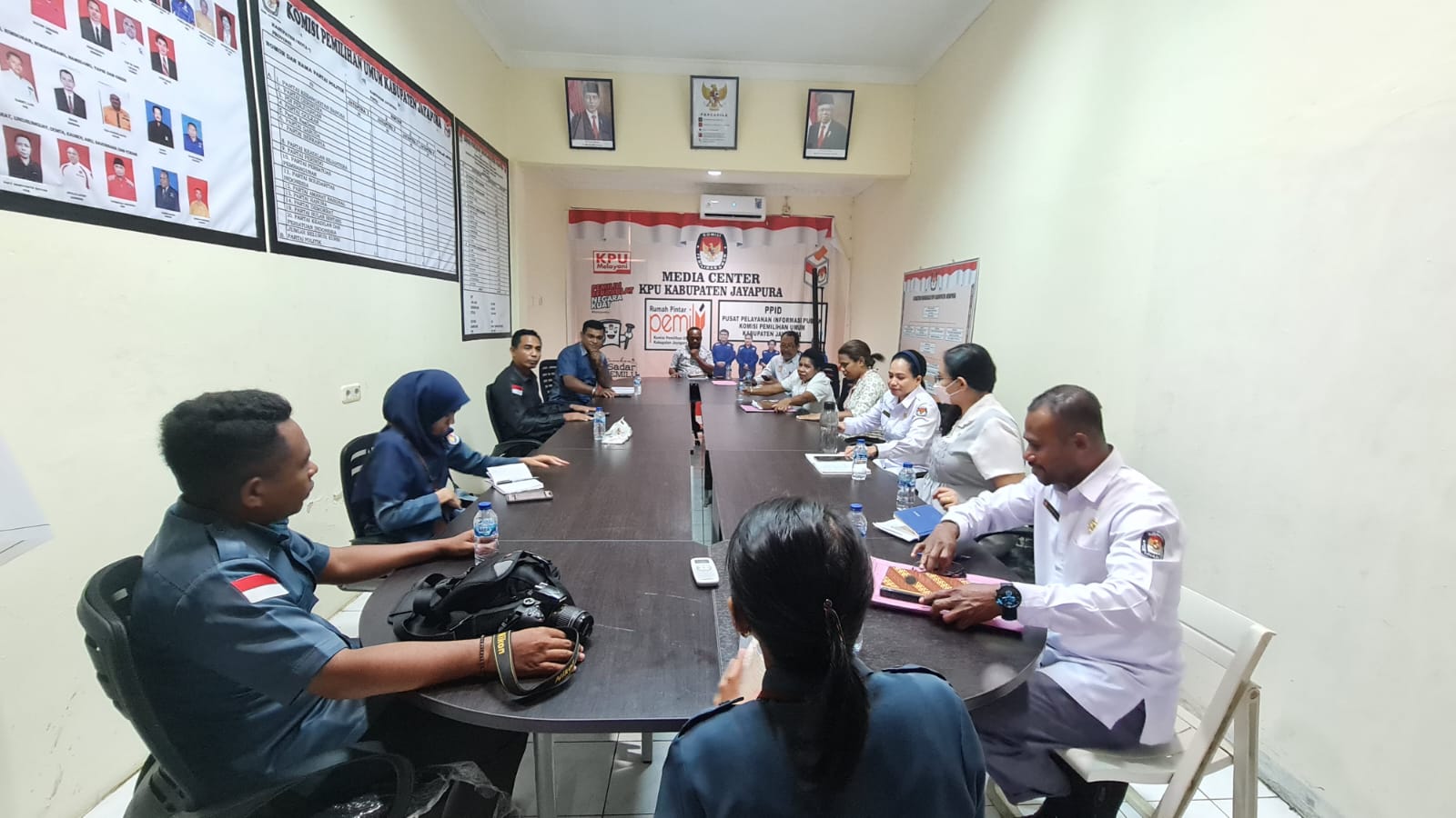 Tahapan Baru Dimulai, Bawaslu Kab. Jayapura Datangi KPU Kab. Jayapura